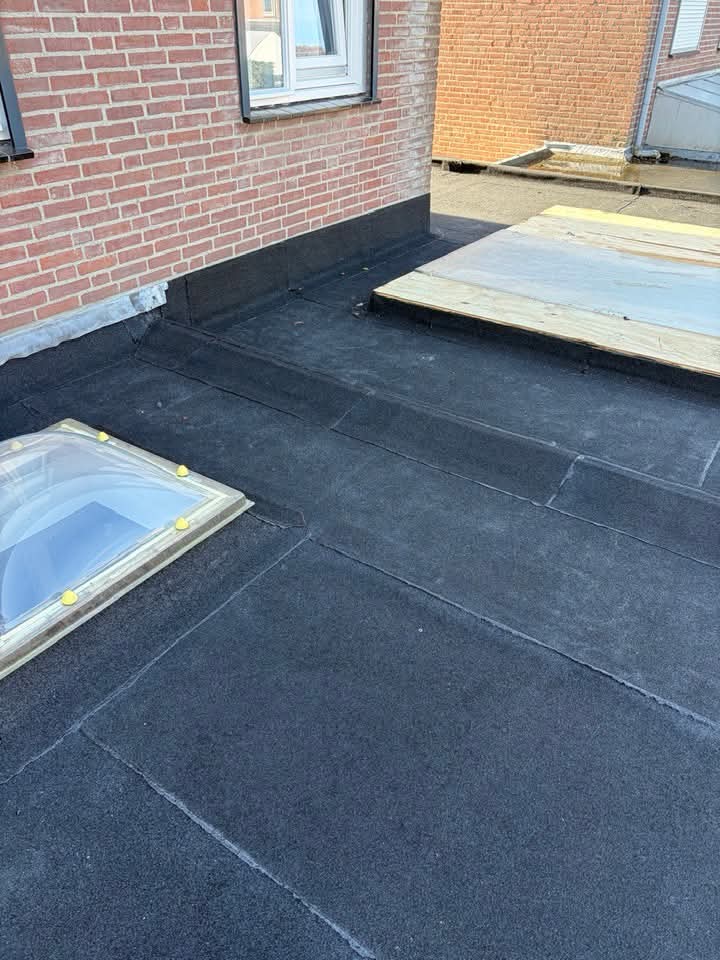 FB_IMG_1774886820976 Bitumen dakdekker Veghel Kleijngeld dakbedekking Uden